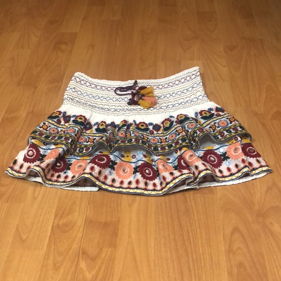 Embroidered skirt - Picture 7 of 11